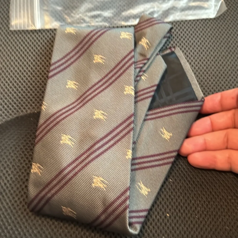 Burberry Mens Tie - Picture 7 of 8